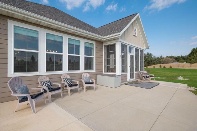 N56W27213 Crispin COURT, Lisbon, WI 53089