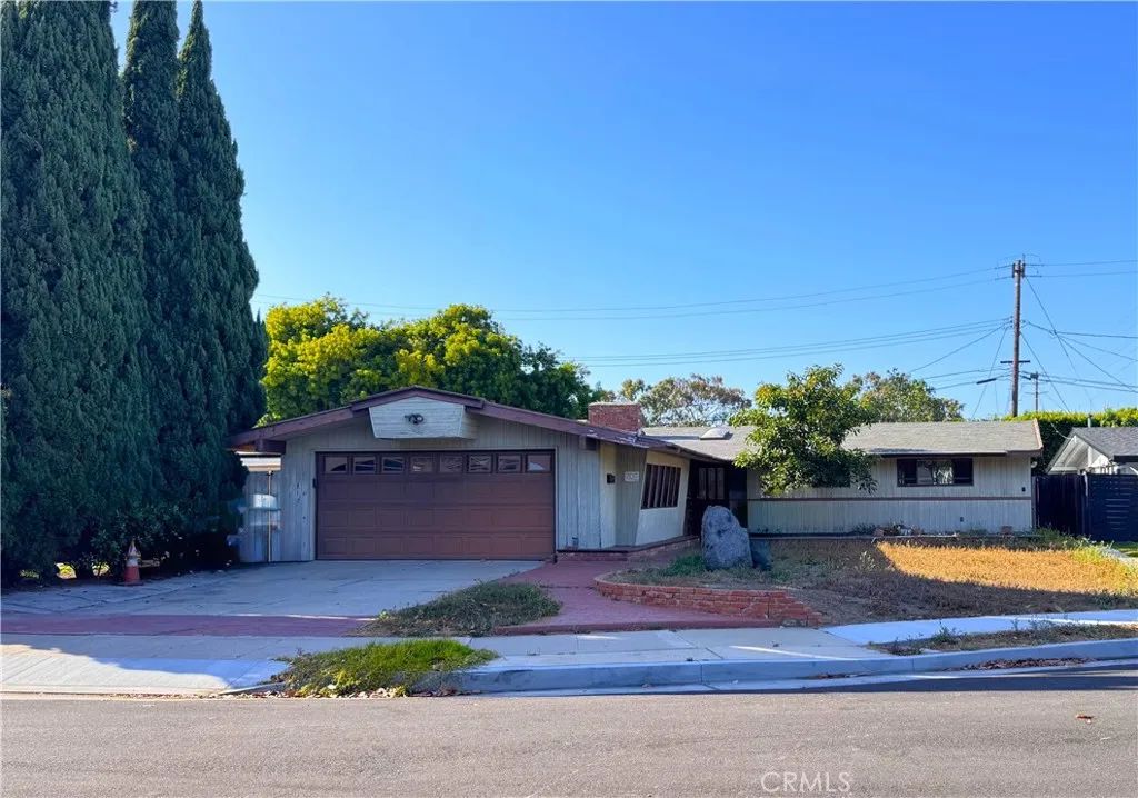 208 Wellesley Lane, Costa Mesa, CA 92626