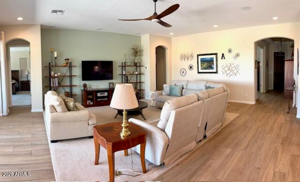 Image 20 of property listing at 18674 N 259TH Lane, Buckeye, AZ 85396