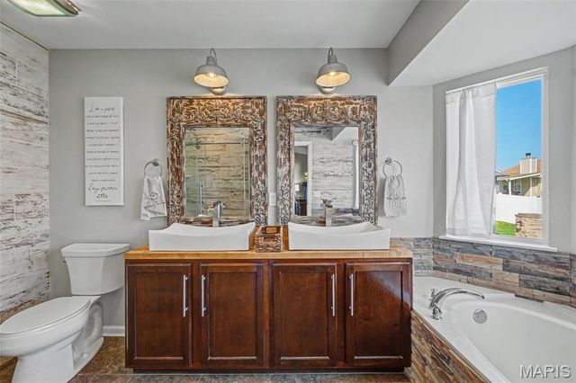 1805 Hackmann Hollow Drive, Wentzville, MO 63385