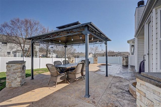 1805 Hackmann Hollow Drive, Wentzville, MO 63385