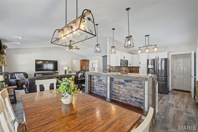 1805 Hackmann Hollow Drive, Wentzville, MO 63385