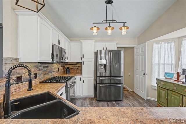 1805 Hackmann Hollow Drive, Wentzville, MO 63385