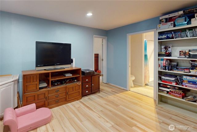 82 Machias Loop, Port Ludlow, WA 98365