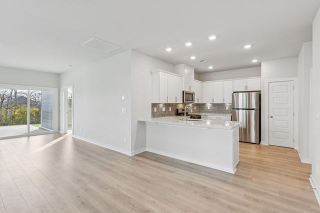 2069 Holmesburg Pvt Cir, Gallatin, TN 37066