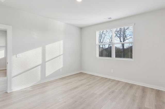 2069 Holmesburg Pvt Cir, Gallatin, TN 37066