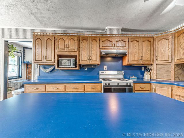 2308 S 63rd West Avenue, Tulsa, OK 74107