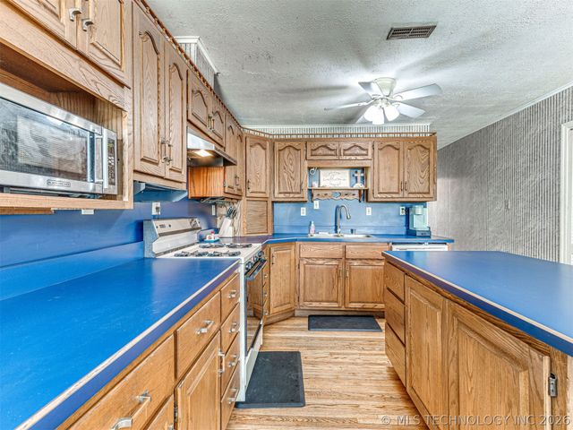 2308 S 63rd West Avenue, Tulsa, OK 74107
