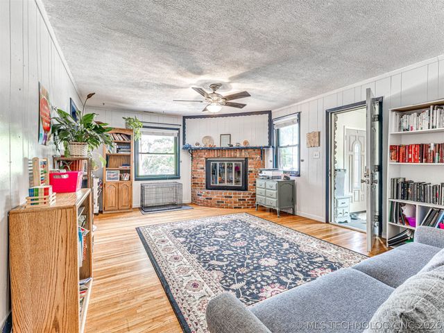 2308 S 63rd West Avenue, Tulsa, OK 74107
