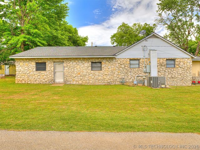 2308 S 63rd West Avenue, Tulsa, OK 74107