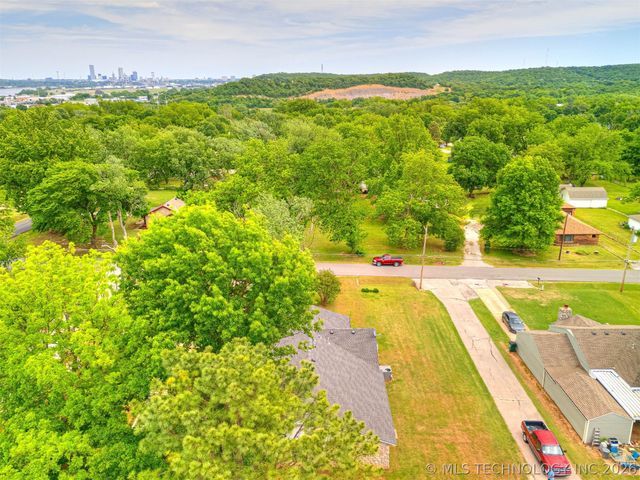 2308 S 63rd West Avenue, Tulsa, OK 74107