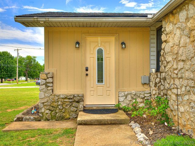 2308 S 63rd West Avenue, Tulsa, OK 74107