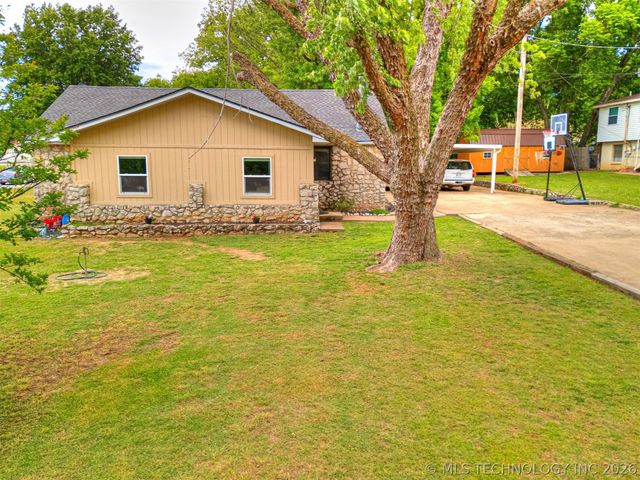 2308 S 63rd West Avenue, Tulsa, OK 74107