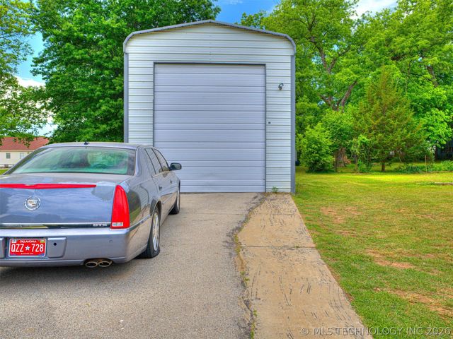 2308 S 63rd West Avenue, Tulsa, OK 74107