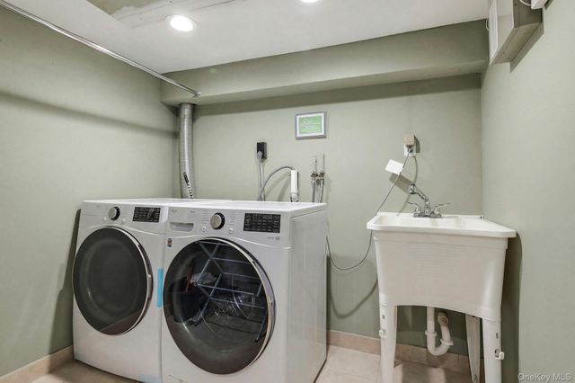 12 Sherman Road, Glen Cove, NY 11542