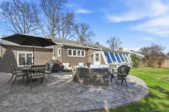 12 Sherman Road, Glen Cove, NY 11542