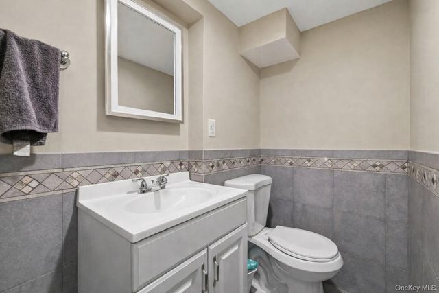 12 Sherman Road, Glen Cove, NY 11542