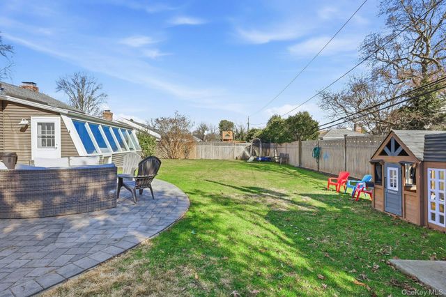 12 Sherman Road, Glen Cove, NY 11542