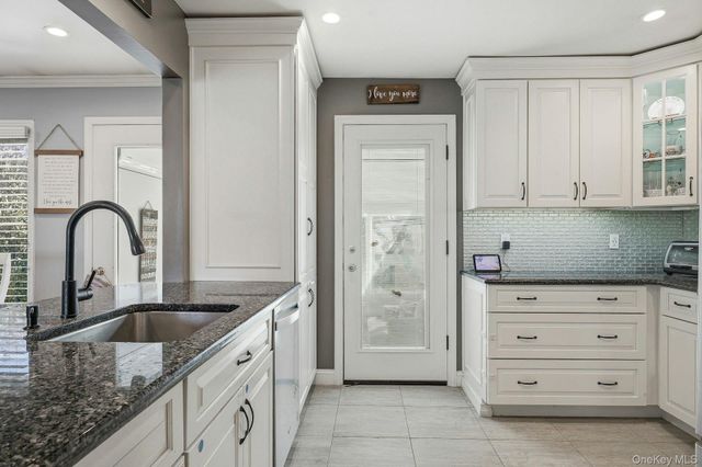 12 Sherman Road, Glen Cove, NY 11542