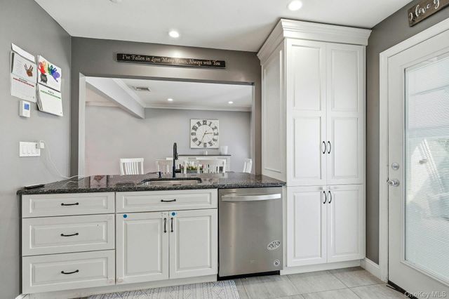 12 Sherman Road, Glen Cove, NY 11542