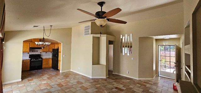 6348 Laguna Mirage Ln, Elk Grove, CA 95758