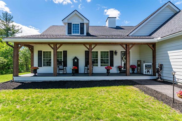 535 Grandview Road, Conway, NH 03818