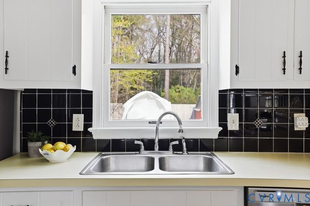 8505 Broadway Ave, Henrico, VA 23228