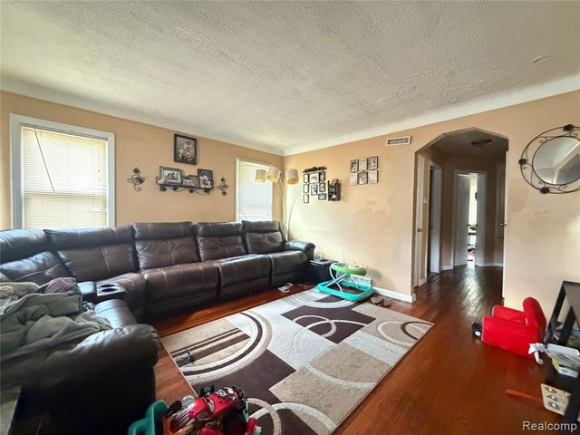 7756 Vaughan Street, Detroit, MI 48228