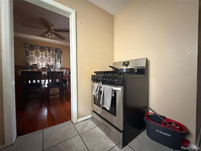 7756 Vaughan Street, Detroit, MI 48228