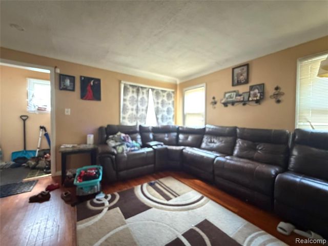 7756 Vaughan Street, Detroit, MI 48228