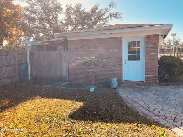 810 W 8th Street Circle, Lynn Haven, FL 32444