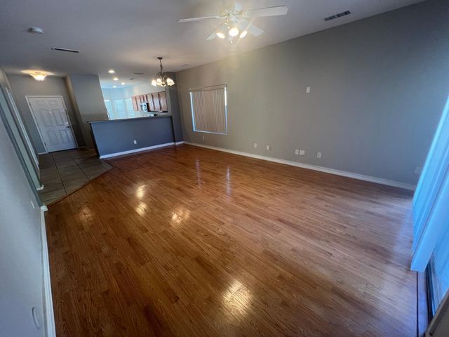 16829 W Cottonwood Street, Surprise, AZ 85388