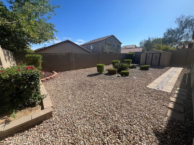 16829 W Cottonwood Street, Surprise, AZ 85388