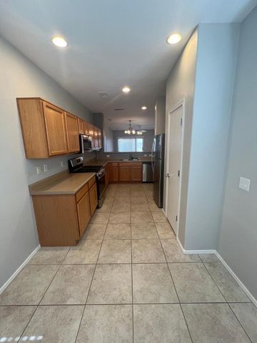 16829 W Cottonwood Street, Surprise, AZ 85388