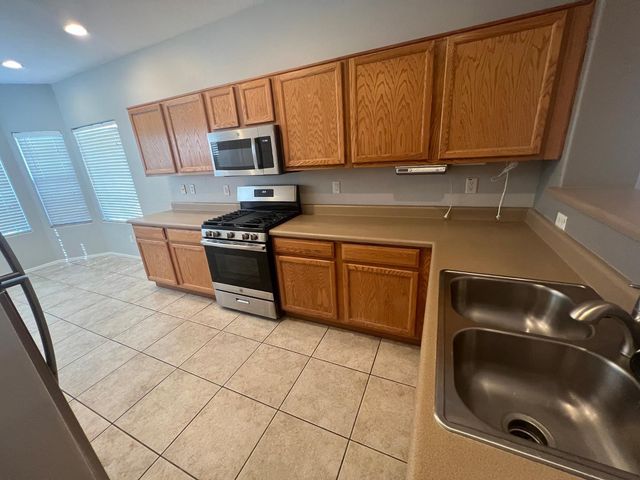 16829 W Cottonwood Street, Surprise, AZ 85388