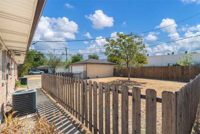 11038 Wyatt, Dallas, TX 75218