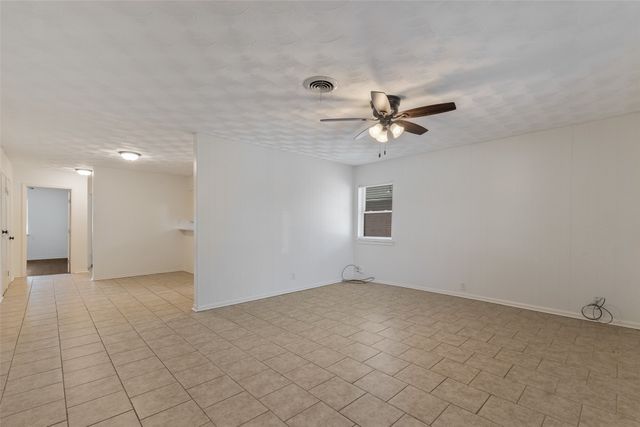 11038 Wyatt, Dallas, TX 75218