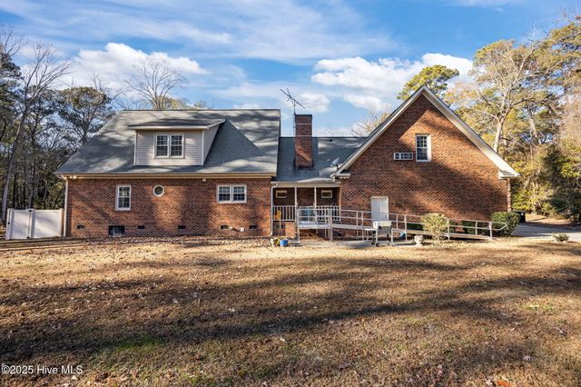 2111 Hunt Hill Place, Kinston, NC 28504