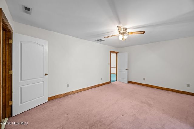 2111 Hunt Hill Place, Kinston, NC 28504