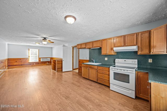 2111 Hunt Hill Place, Kinston, NC 28504