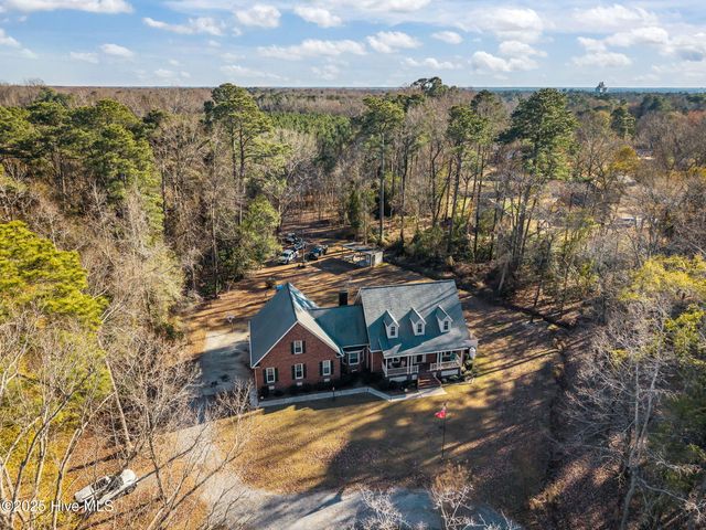 2111 Hunt Hill Place, Kinston, NC 28504