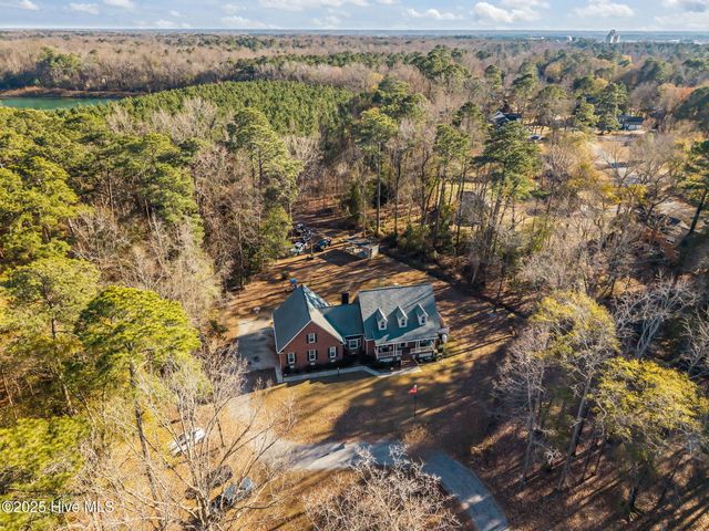 2111 Hunt Hill Place, Kinston, NC 28504