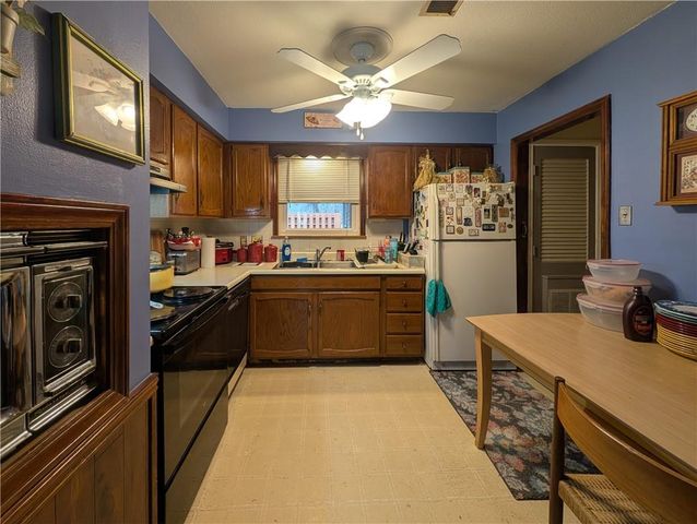 2224 W 78th Street, Prairie Village, KS 66208
