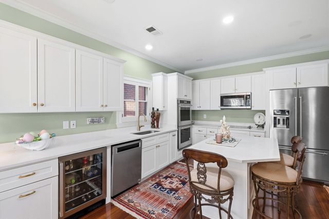 536 E LEXINGTON PARK CIR, Memphis, TN 38120