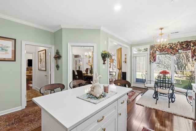 536 E LEXINGTON PARK CIR, Memphis, TN 38120