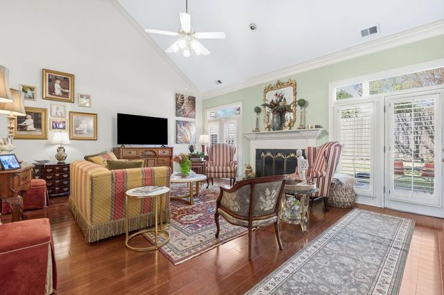 536 E LEXINGTON PARK CIR, Memphis, TN 38120