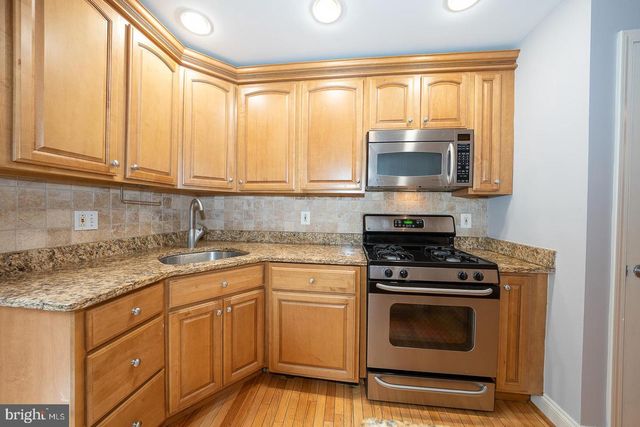 2406 CATHARINE ST, Philadelphia, PA 19146