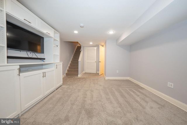 2406 CATHARINE ST, Philadelphia, PA 19146