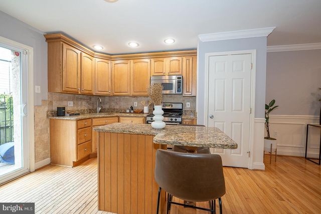 2406 CATHARINE ST, Philadelphia, PA 19146