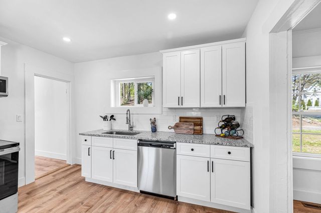 42 Washington St, Monson, MA 01057